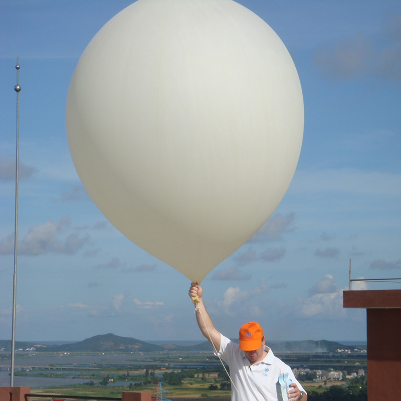 Wetterballon, meteorologischer Ballon für Wettersondierungen, Wind-/Wolkenerkennung, Weltraumforschung